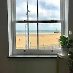 The Seaview Apartment - Margate Beach - By Goldex Coastal Breaks