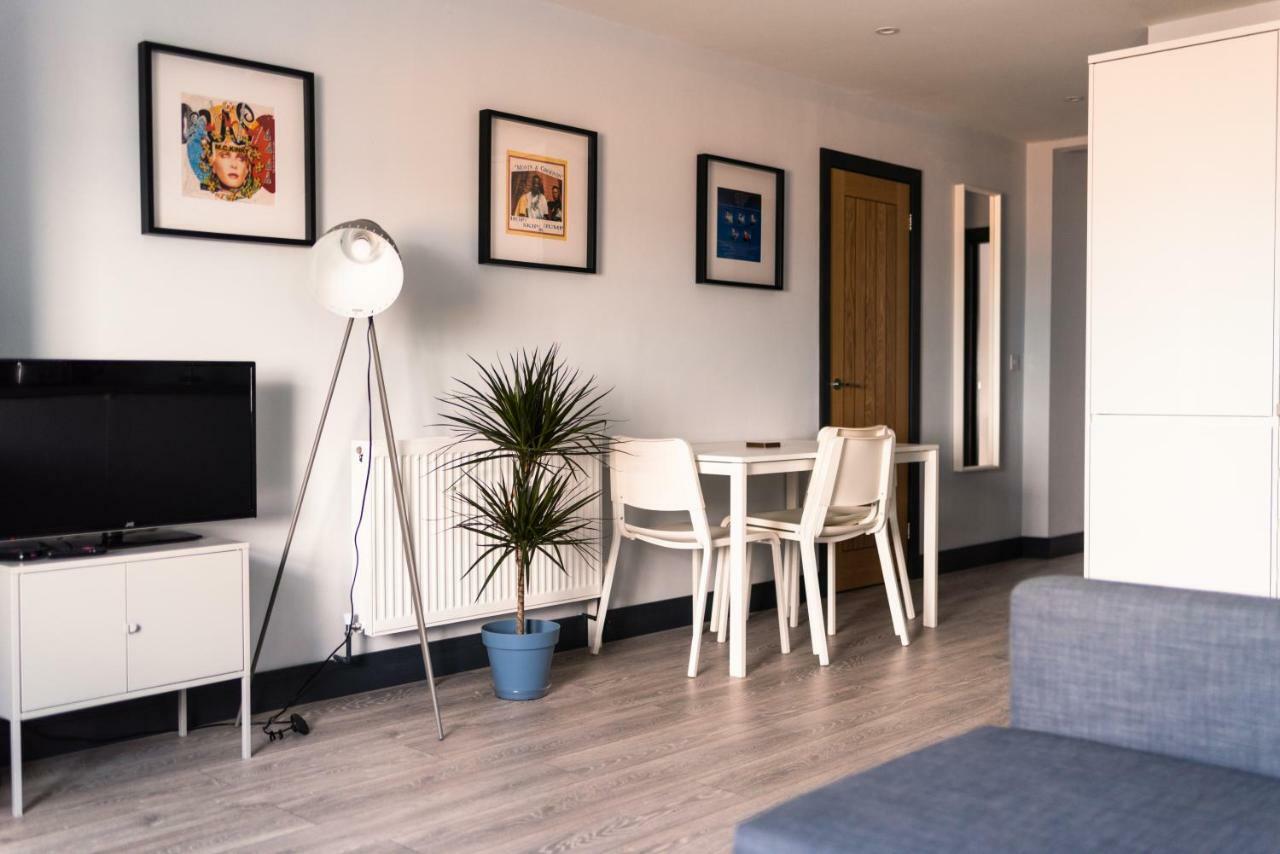 The Seaview - Beach - By Goldex Coastal Breaks Margate